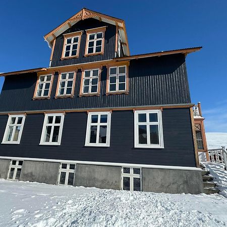 Hoepfner And Tulinius Historical Houses Акурейри Экстерьер фото